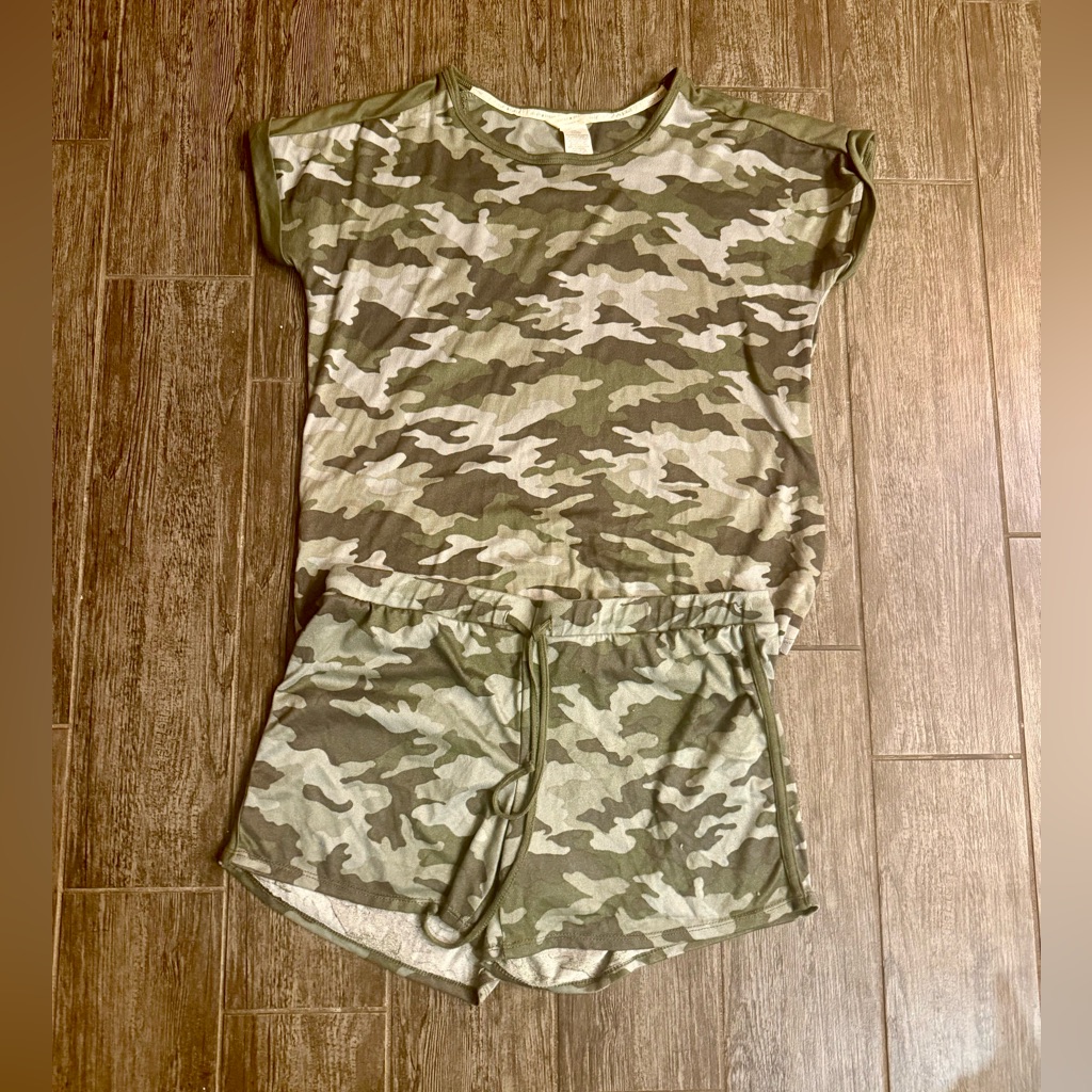 Price Firm Lucky Brand Camouflage Pajama Set Price Firm Lucky Brand Camouflage Pajama Set
